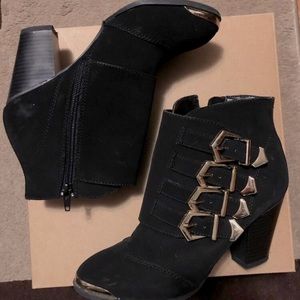 Ankle boots
